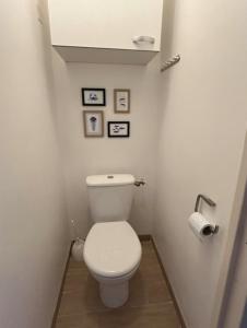 40m With Terrace In A Residence With Pool