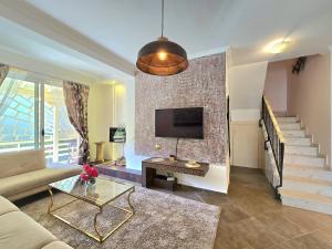 Lura 1 Holiday House 235 - 3hvězdičkové hotely ve městě Lalzit Bay