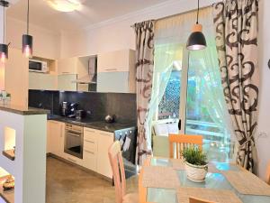 Lura 1 Holiday House 235