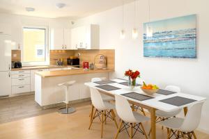 Amazing KASJUNI BEACH Residence with Garrage
