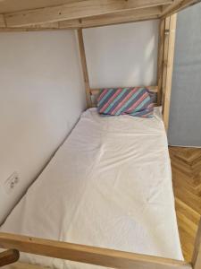 Golden Bay Apartment