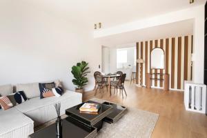 Bright & Chic apartment Near Porte Maillot - 4P