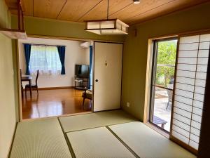 伊豆 一棟貸別荘Seaside Villa! 最大12名 弓ヶ浜海水浴場徒歩5分!ペット可 3星级 住宿 套房