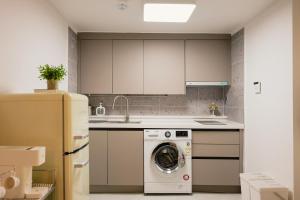 가을특가할인 합법숙소 남성역 공항버스 4분 사당 성수 강남 잠실 홍대 이태원 국립중앙박물관