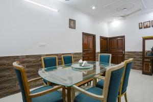 FabHotel Premium Rooms