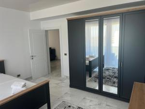 806 B2 ALMAR LUXURY RESIDENCE-Renting Apartments & Free Pool-Family Apartment