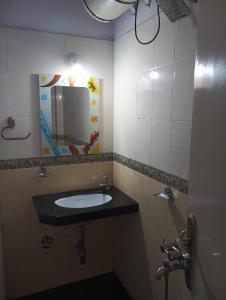 Upscale 2BHK In Western Suburb