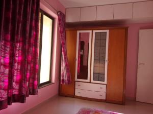 Upscale 2BHK In Western Suburb