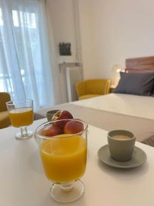 Bright and stylish Acropolis studio