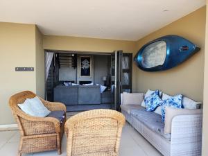 BondMakers Blue Canoe