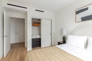 Blueground LIC gym wd nr MoMA PS1 NYC-1796