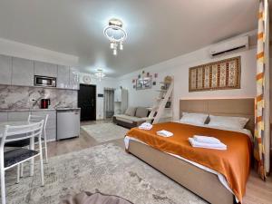 Raduga West 'Amber' Apartment