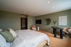 Deluxe Double Room with Sea View room in Welcome Apartments