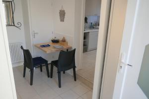 Sejours chez l'habitant Gite 2 pers en studio independant chez l-habitant pour nuitee au calme et proche de la plage : photos des chambres