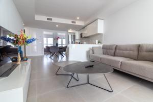 Moderno apartamento con 2 terrazas en Gran Canet by Global Properties