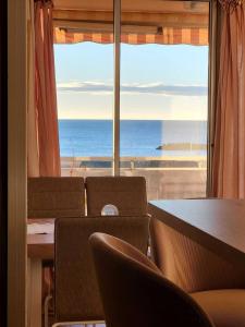 Appartements Appartement Cosy avec Vue Mer au 4e : photos des chambres