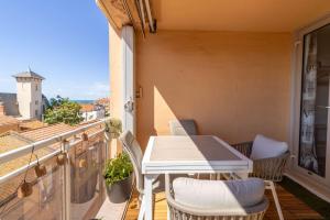 Appartements Appartement Cosy avec Vue Mer au 4e : photos des chambres