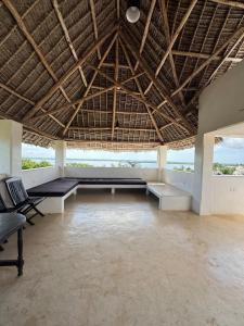 Hidden Gem 5 Bed Villa in Shela with Pool and AC