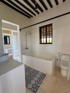 Hidden Gem 5 Bed Villa in Shela with Pool and AC