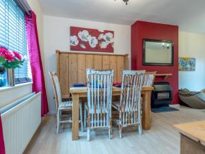 Pass the Keys Cosy Spacious Garden House