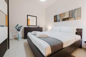 CENTRAL Bugibba Square 3BED apartment by Homely!