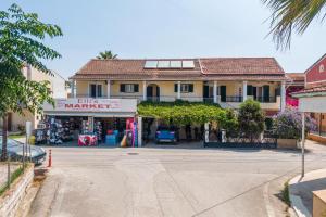 Eli Guesthouse - 3hvězdičkové hotely ve městě Kavos