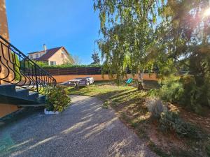 Villas 4 chambres - 200m2 - Parking - Jardin : photos des chambres