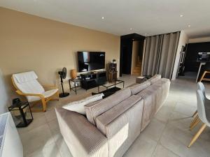 Villas 4 chambres - 200m2 - Parking - Jardin : photos des chambres