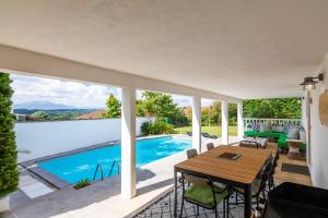 Villas Villa Etxegina - Vue imprenable sur la Rhune : photos des chambres