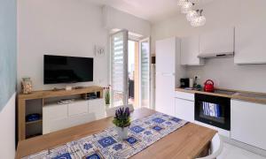 Bilocale Italia con vista mare