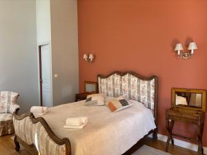 Maisons d'hotes Gite Manzana au Chateau Lavalade : photos des chambres