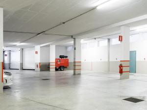 Two-Bedroom Apartment with Mountain View