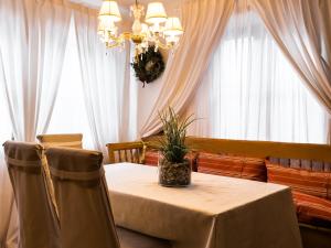 Lüch dl Mone y Chalets