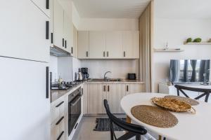 Velipoja Beach Apartment by PikHost