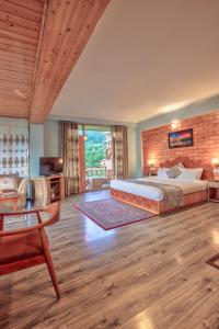 Snow Flakes Resort And Spa Centrally Heated Luxury Resort