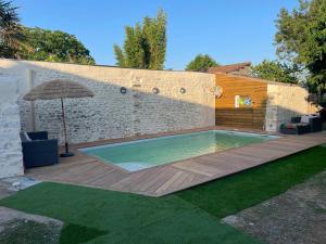 Maison confortable à Jard-sur-Mer avec grand jardin clôturé