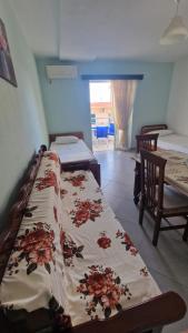 Aldos Apartments-Beachfront Retreat