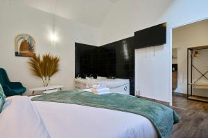 Appartements Capstay Roubaix I Grande Rue - Jacuzzi - Netflix : photos des chambres