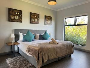 Stone`s Throw Manor