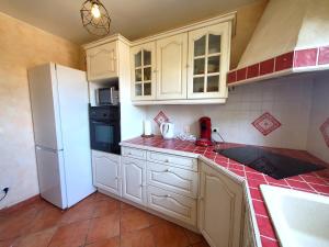 Appartements Bienvenue a La Seyne-sur-Mer ! 2 chambres, climatisation, Wifi : photos des chambres