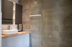 Appartements Centre ville, Gare 600m, Prox Lille, Lit King size : photos des chambres