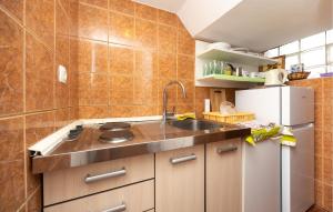 Nice Apartment In Podgora With Wifi