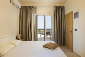 One-Bedroom Apartment with Sea View room in Lofos Apartments