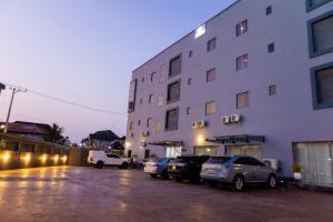 Romeneo Grand Royal Hotel