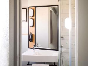 Hotels Ibis Paris Tour Eiffel Cambronne 15eme : photos des chambres
