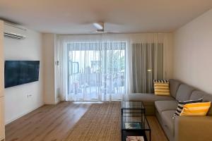 Brand New, Fully Equipped, Terrace & Free Parking
