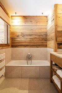 Les Chalets de la Source 3 - Luxe - Skis aux pieds - 12 personnes : photos des chambres