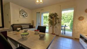 Appartements Royan - APPARTEMENT en rez-de-chaussee amenage avec ELEGANCE - jardin privatif : photos des chambres