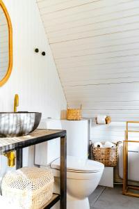 Renovated Summer Home With Terrace