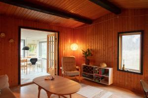 Retro Holiday Home Close To The Beach